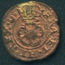 The Maltravers Rose Farthing shown here is one a series of 'transitional mules' that seem to fall the between double and single type groupings. The obverse displays a single arch crown with crossed scepters behind. On this variety the scepters appear extend into the double ring, however based on the poor condition of the coin I am not sure if there are stops with die cracks at these tow points or if the scepters actually extend down.